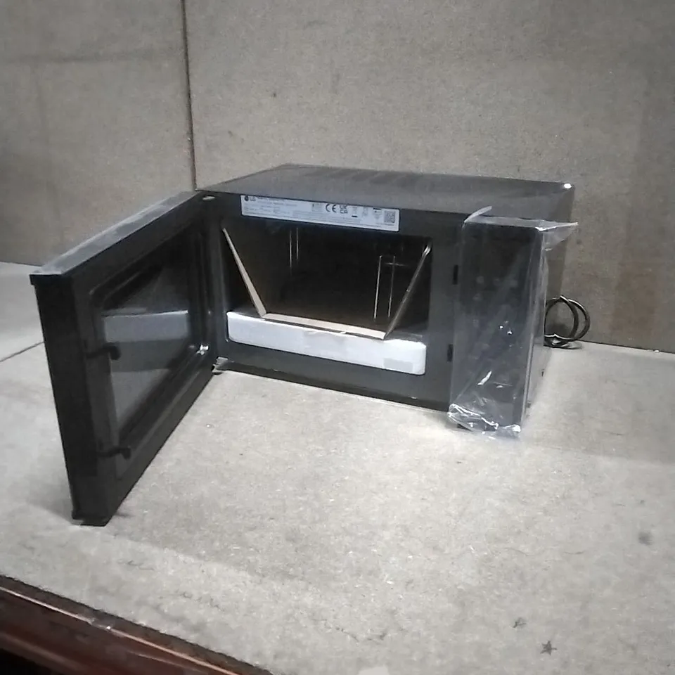 BOXED LG MICROWAVE OVEN 