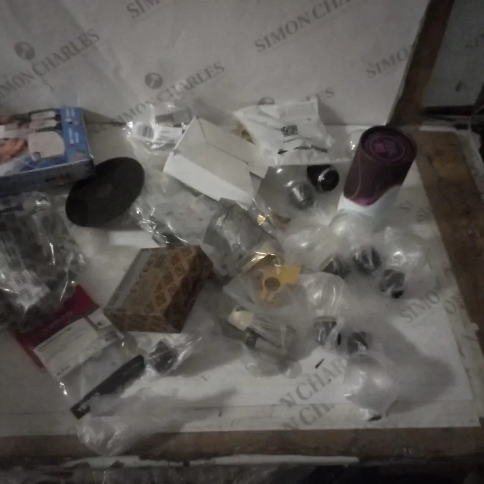 APPROXIMATELY 10 ASSORTED PRODUCTS TO INCLUDE LIGHT BULBS, WALLET