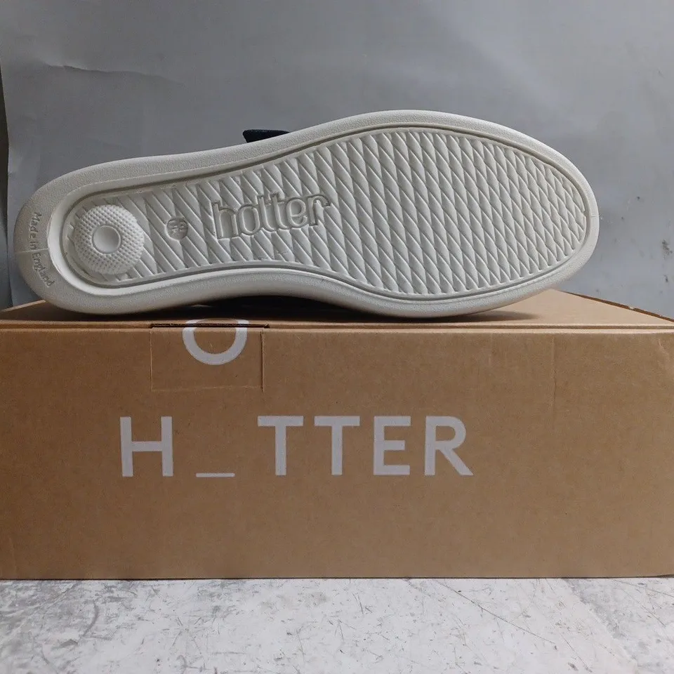 BOXED PAIR OF HOTTER SHOES IN NAVY SIZE UK 6.5