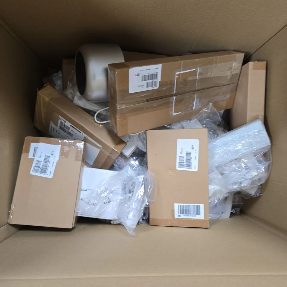 APPROXIMATELTY 20 ASSORTED ITEMS TO INCLUDE S-FIXX ANTI-FOX, SENSOR LIGHT, LAMP, ETC