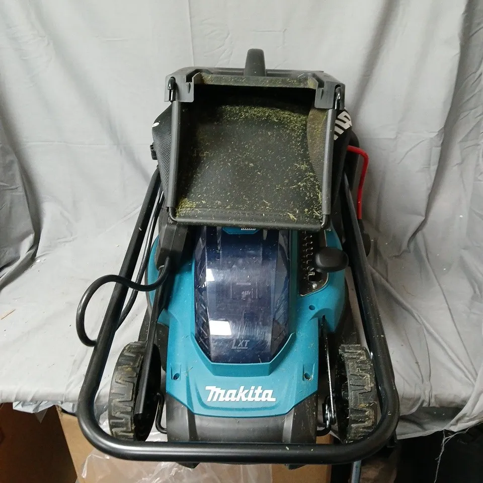 MAKITA LAWNMOWER – CORDLESS (LXT) WITH GRASS CATCHER