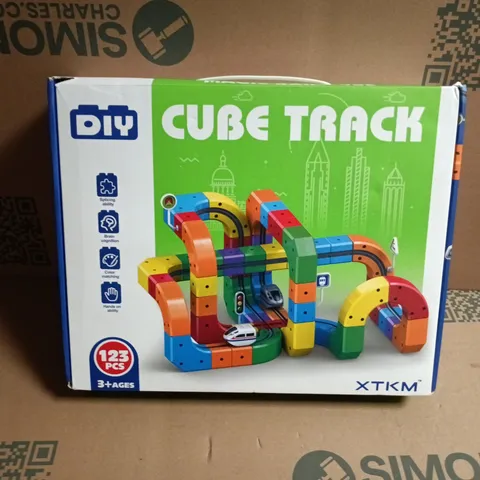 XTKM DIY CUBE TRACK TOYS – 125-PIECE COLOURFUL MODULAR TRACK SET (AGES 3+)