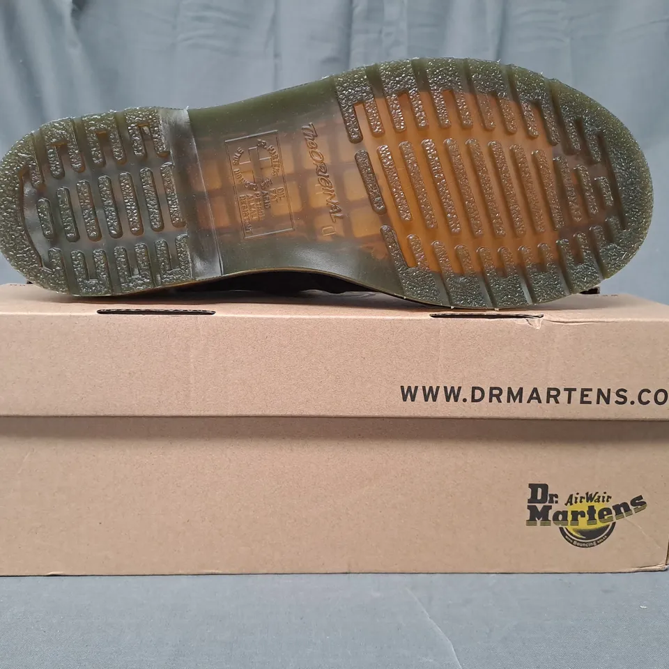 BOXED PAIR OF DR MARTENS 8065 MARY JANE SHOES IN BLACK UK SIZE 8