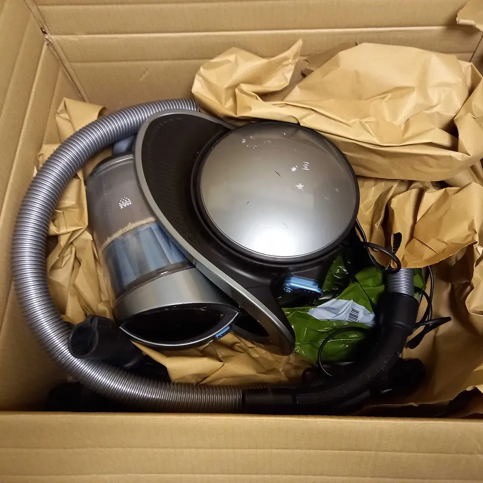 SWAN EUREKA VACUUM CLEANER