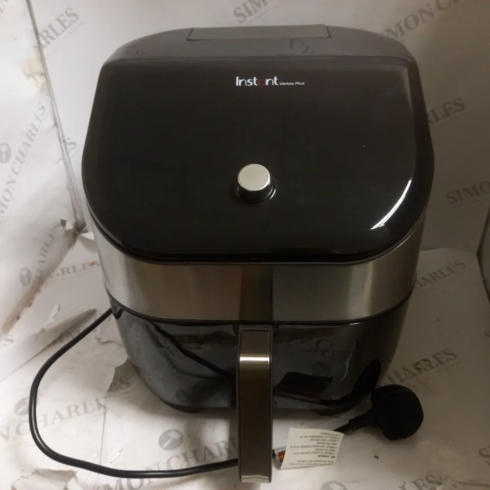 BOXED INSTANT VORTEX 6 IN 1 AIR FRYER 