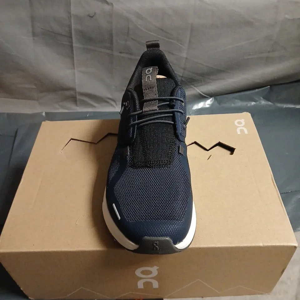 ON RUNNING CLOUD SKY NAVY KNIT TRAINERS – SIZE UK 4