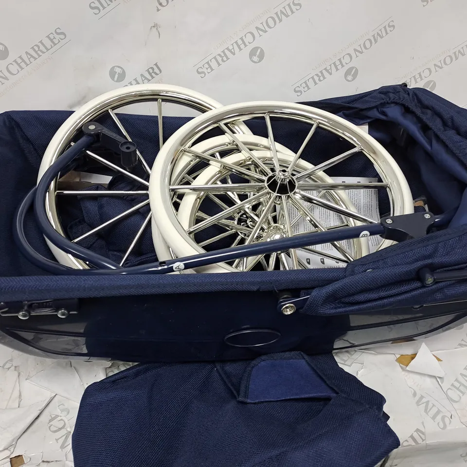 BELLA ROSA PREMIUM NAVY CARRIAGE DOLL PRAM  RRP £129.99