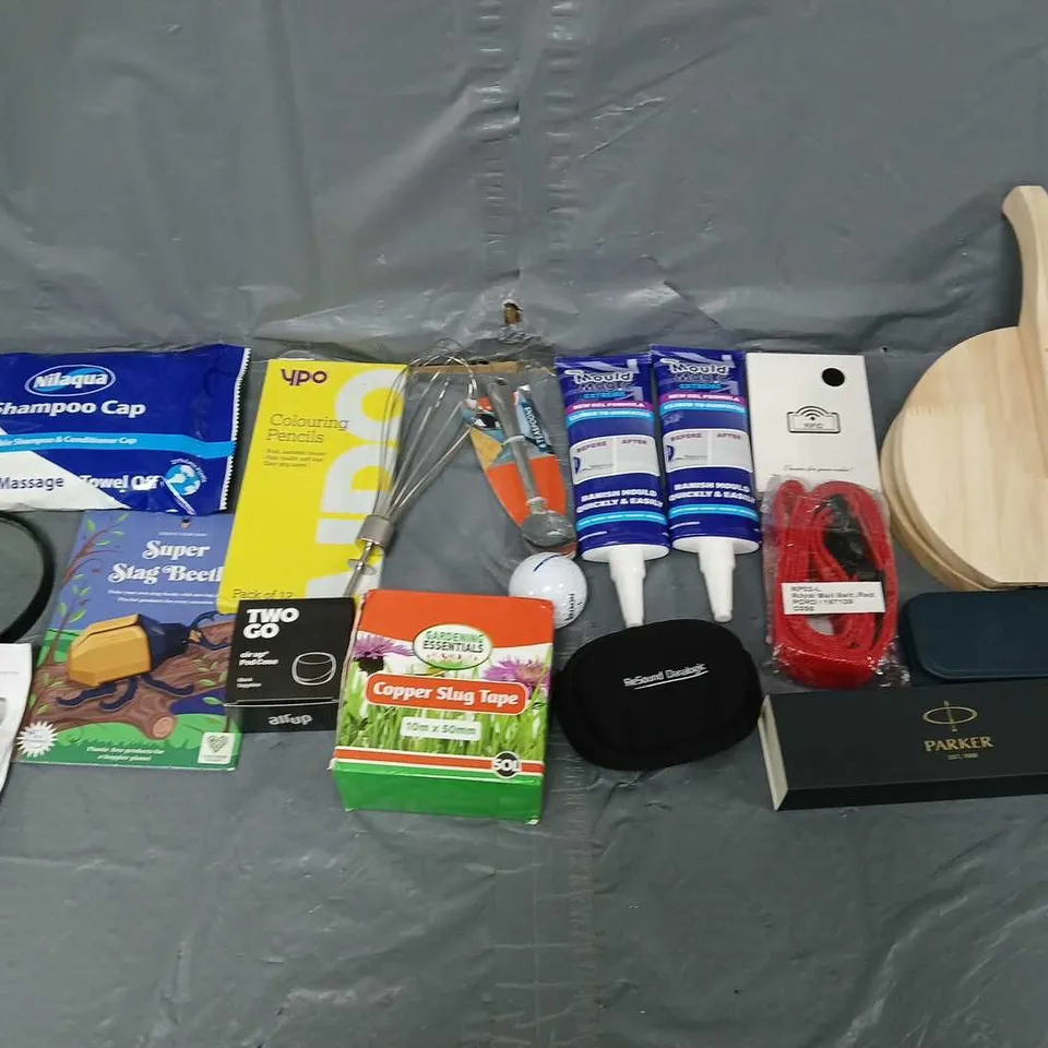APPROXIMATELY 10 ASSORTED HOUSEHOLD ITEMS TO INCLUDE - SHAMPOO CAP, COLOURING PENCILS, AND COPPER SLUG TAPE ETC. 