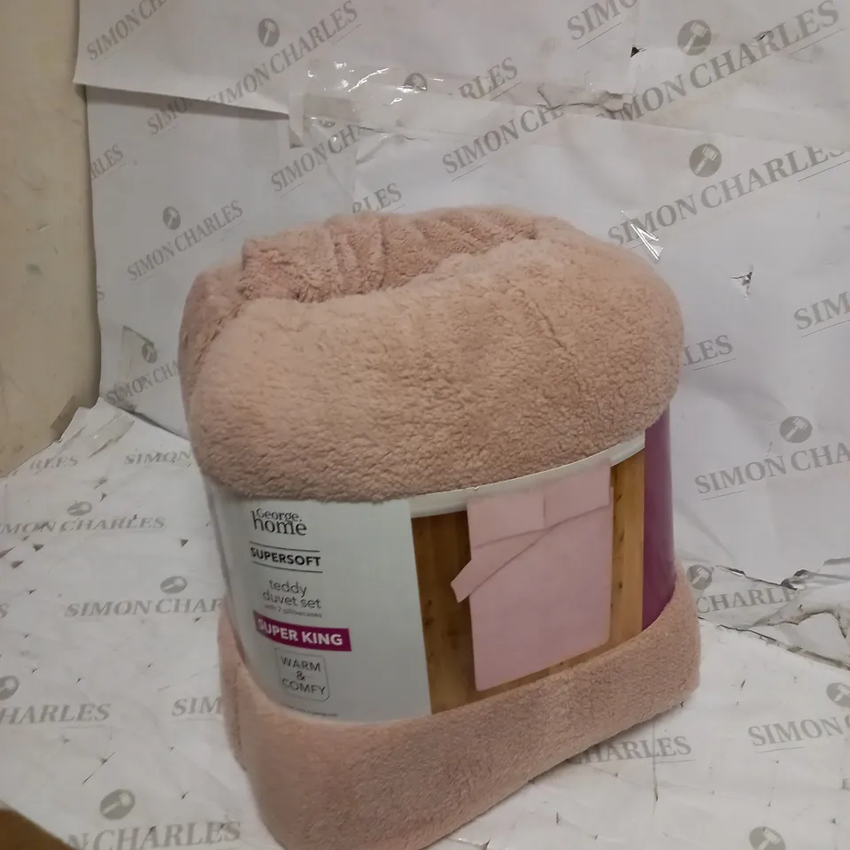 BRAND NEW GEORGE HOME SUPERSOFT  TEDDY FLEECE DUVET SET IN PINK - SUPER KING 