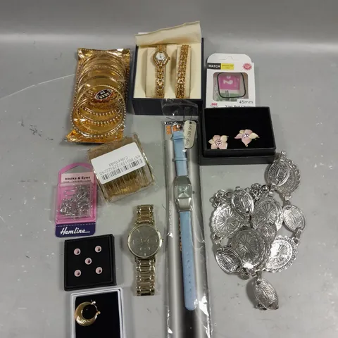 APPROXIMATELY 30 ASSORTED JEWELLERY PRODUCTS TO INCLUDE NECKLACES, EARRINGS, WATCHES ETC 