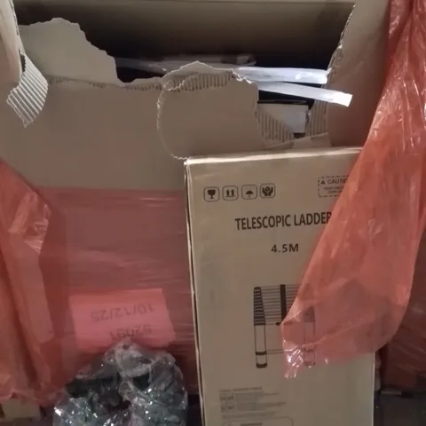PALLET OF ASSORTED HOUSEHOLD GOODS AND PRODUCTS TO INCLUDE;STEP LADDERS,WREATH,RETRACTABLE SAFETY GATE