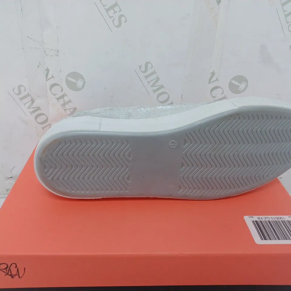 BOXED PAIR OF RUTH LANGSFORD ZIP DETAIL TRAINERS IN SILVER SIZE 8