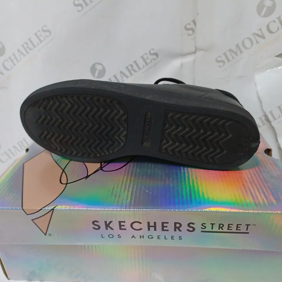 BOXED SKECHERS LEATHER TRAINERS, BLACK - SIZE 5.5