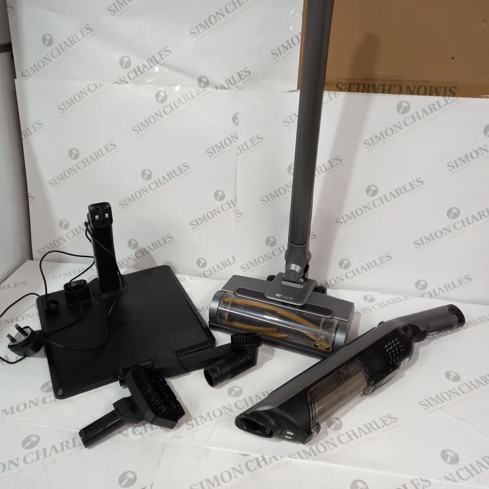 BOXED SHARK WANDVAC 2-IN-1 LIGHTWEIGHT CORDLESS HANDHELD VACUUM CLEANER WV361UK