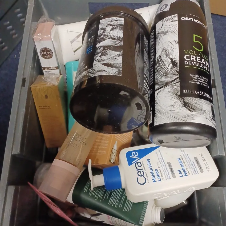 LOT OF APPROXIMATELY 20 COSMETICS ITEMS TO INCLUDE SHAMPOO , NIGHT OIL AND SERUM 