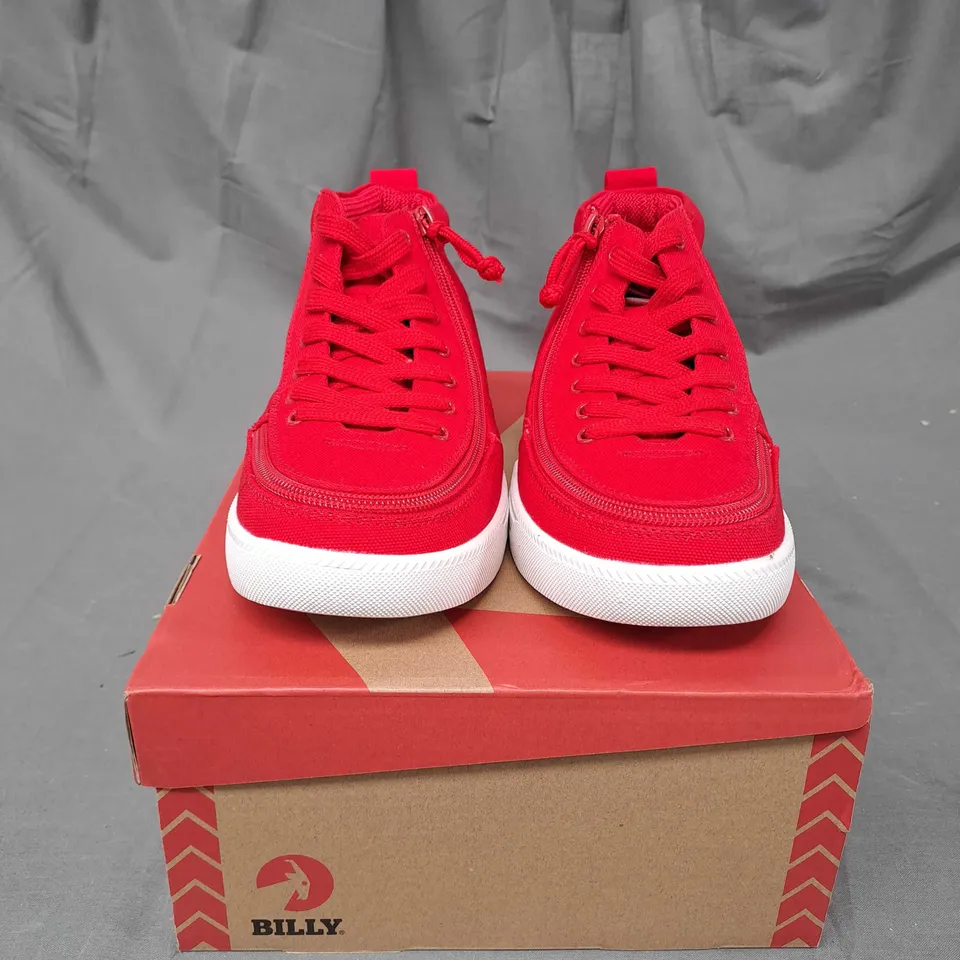 BOXED PAIR OF BILLY CLASSIC WDR HIGH TOP SHOES SIZE 3W 