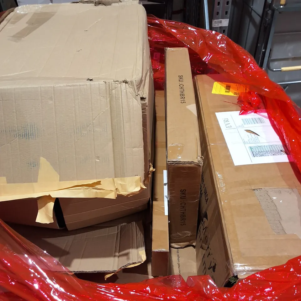 PALLET OF APPROXIMATELY 10 ASSORTED HOUSEHOLD ITEMS TO INCLUDE PARASOL VASE, FABRIC GARDEN STRUCTURE AND BOXED CHAIR