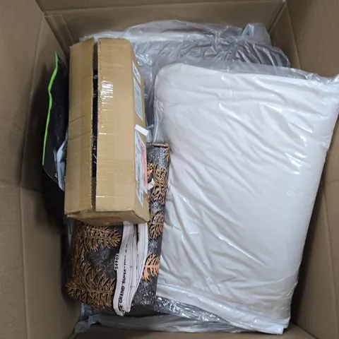 APPROXIMATELY 15 ASSORTED HOUSEHOLD PRODUCTS TO INCLUDE HOTEL PILLOWS, BOTTLE TRAP AND PEEL AND STICK TILES