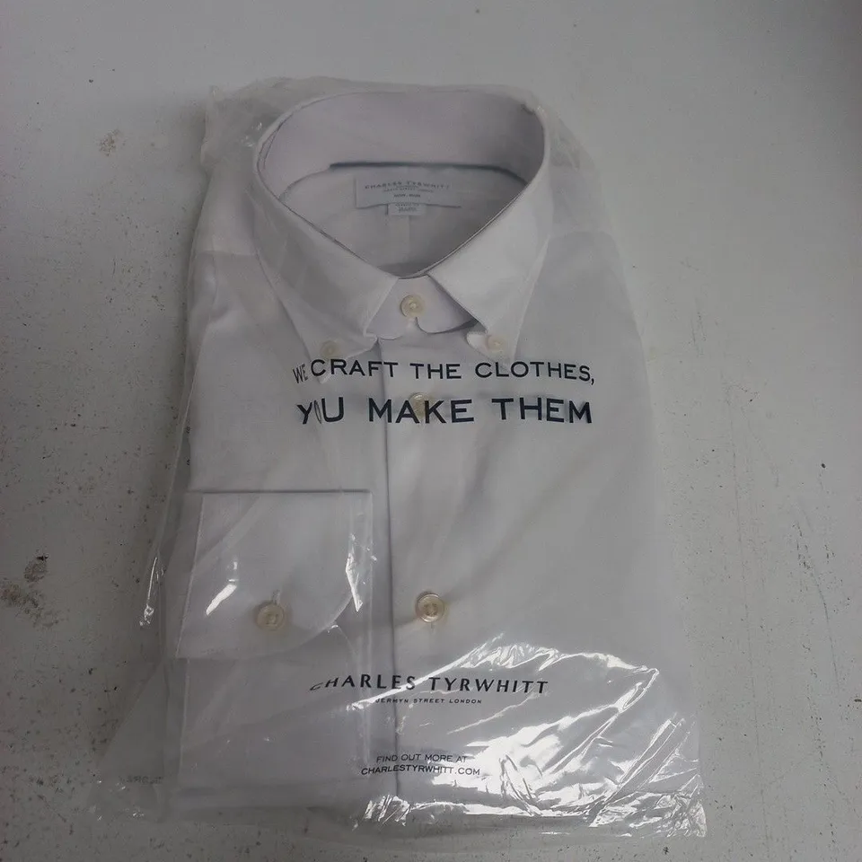 BAGGED CHARLES TYRWHITT WHITE NON-IRON STRETCH PINPOINT OXFORD BUTTON DOWN CLASSIC FIT SHIRT IN WHITE - 16/34IN
