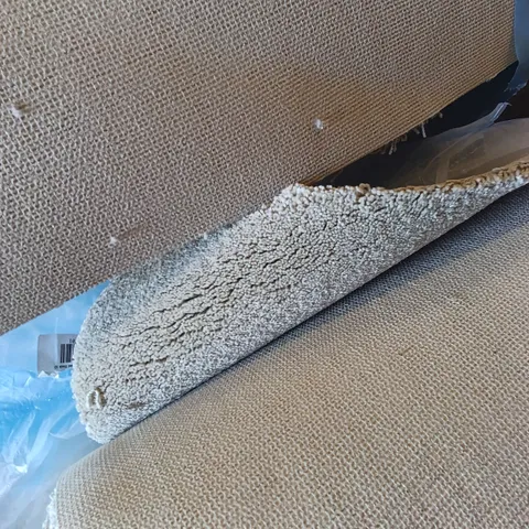 ROLL OF QUALITY ULTIMATE IMPRESSIONS PRECIOUS CARPET // APPROX SIZE: 7.50 X 4.00M