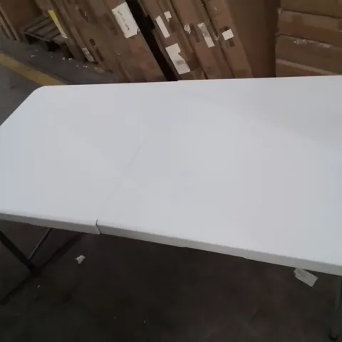 BOXED FOLDING TABLE