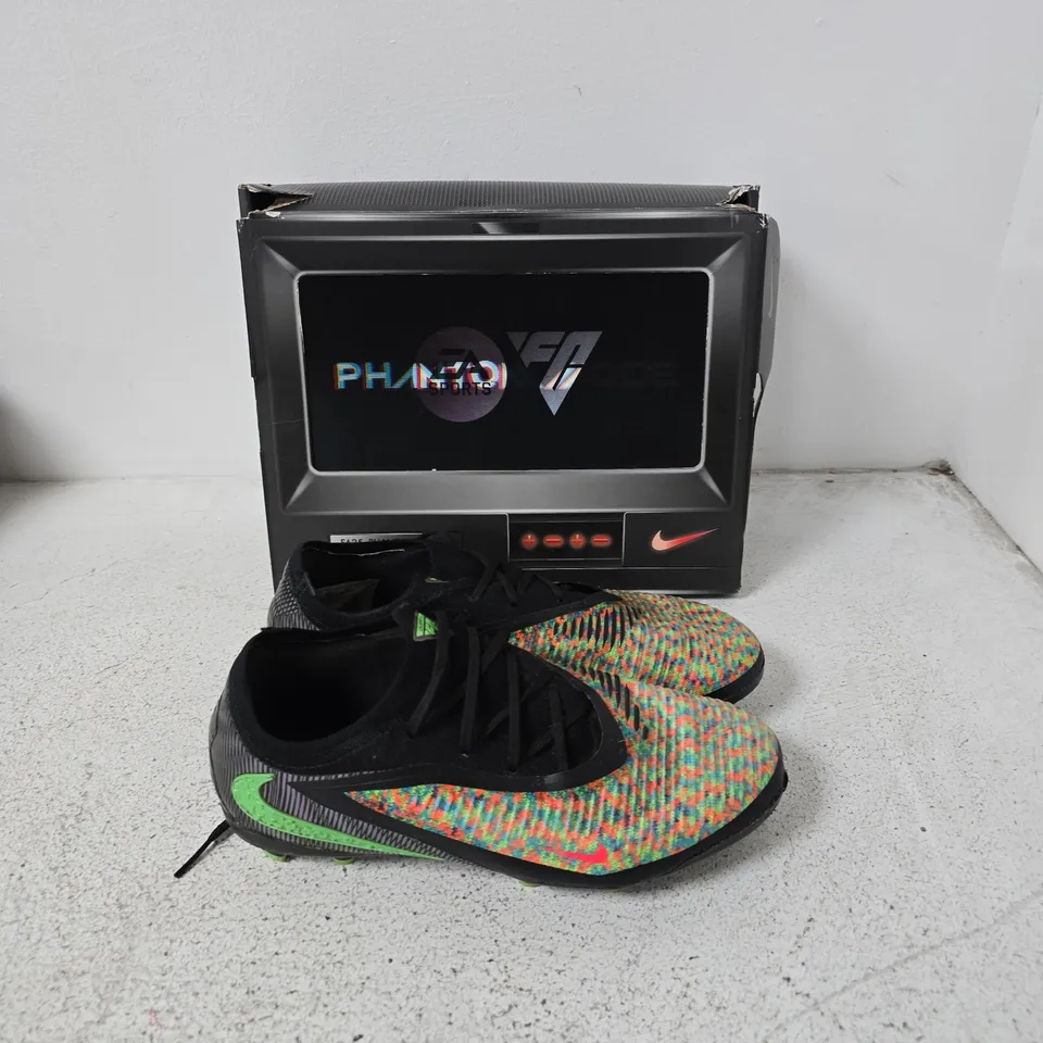 NIKE FOOTBALL BOOTS – MULTICOLOUR (MEN) – PHANTOM MODE (UK 5)
