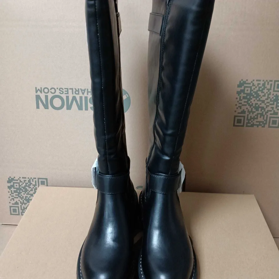 BOXED PAIR OF BLACK LEATHER KNEE-HIGH BOOTS – WOMEN'S, UK SIZE 5