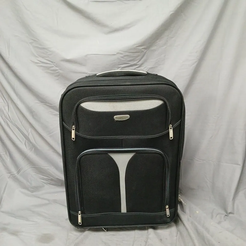 BLACK SOFT-SHELL WHEELED LUGGAGE CASE WITH FRONT POCKET (BADGE READS 'YOU YOUNG COVERI')