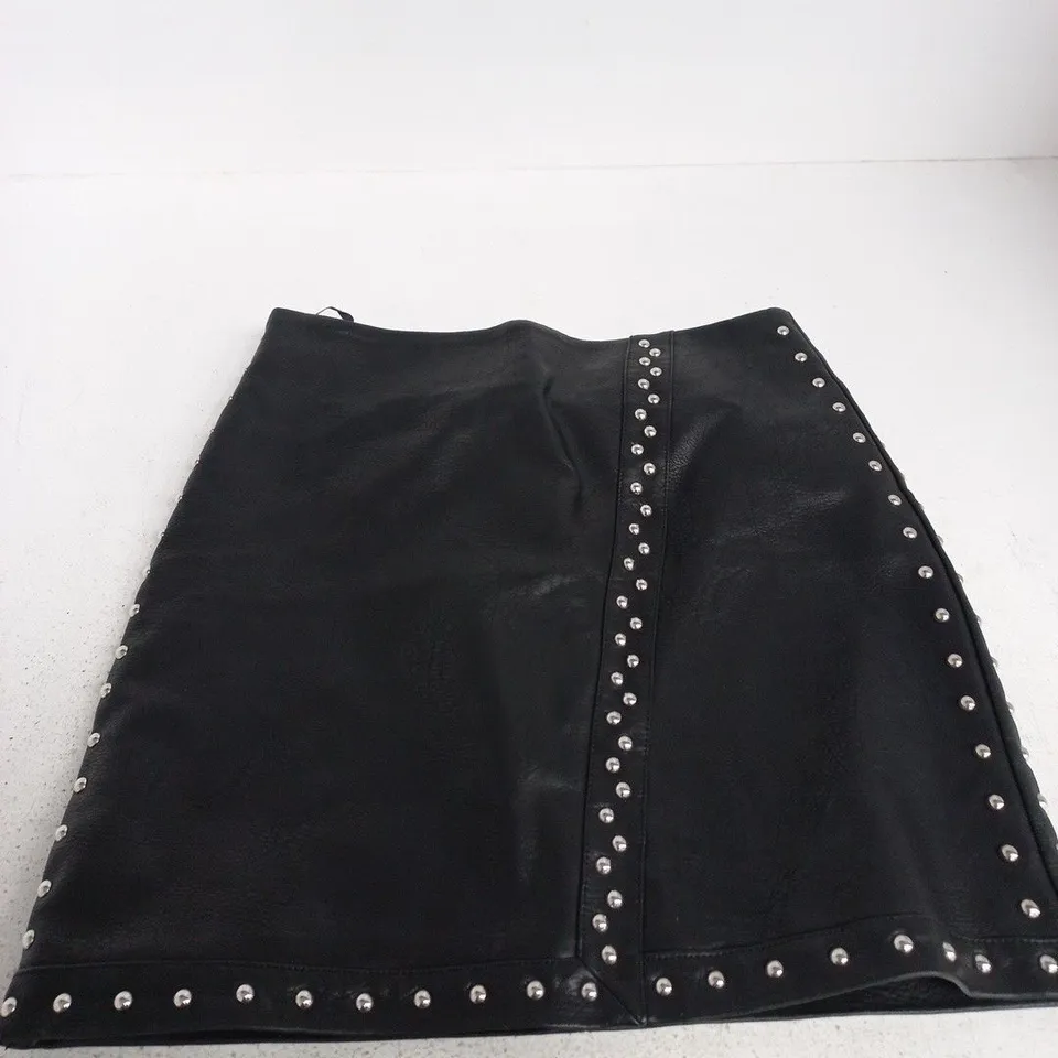 MORGAN DE TOI LEATHER SKIRT – (EU 36), BLACK WITH STUDDED TRIM