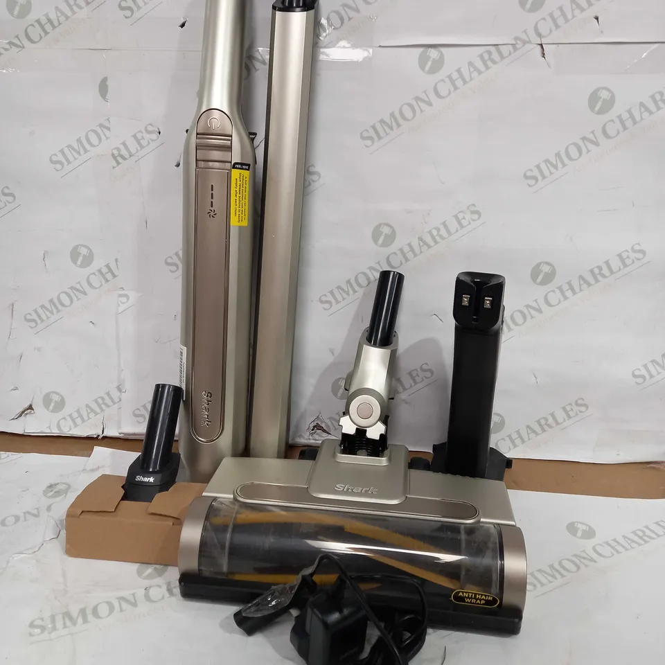 OUTLET SHARK WANDVAC 2-IN-1 LIGHTWEIGHT CORDLESS HANDHELD VACUUM CLEANER