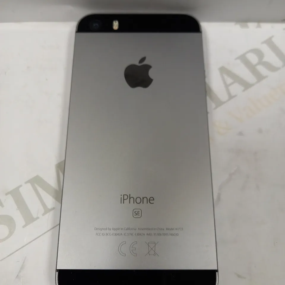 APPLE IPHONE SE (1ST GENERATION) - SILVER 