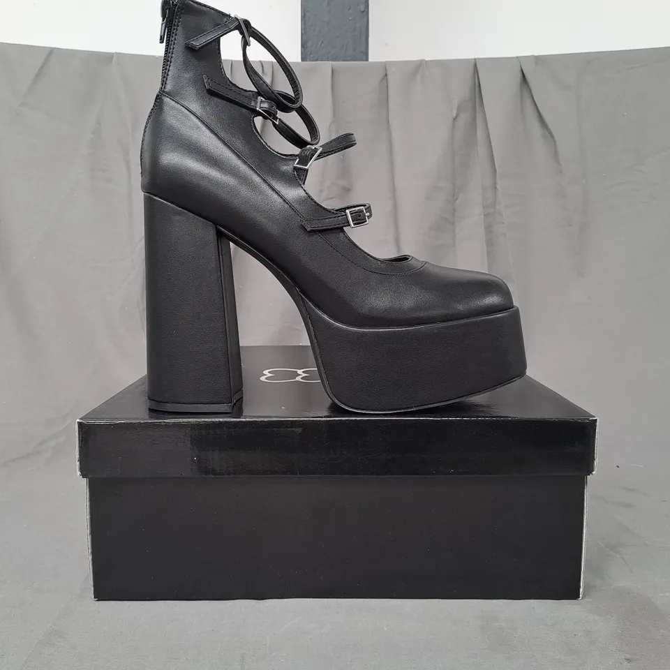 BOXED PAIR OF KOI GURREN STRAPPY PLATFORM HEELS IN BLACK UK SIZE 8