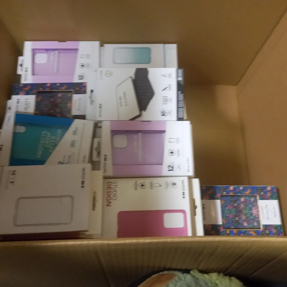 LOT OF APPROXIMATELY 100 ASSORTED BRAND NEW MOBILE PHONE AND TABLET CASES TO INCLUDE TECH21, MAROO AND INCASE