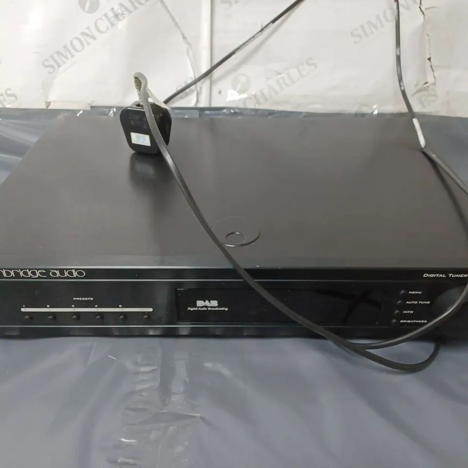CAMBRIDGE AUDIO DIGITAL TUNER (DAB500)