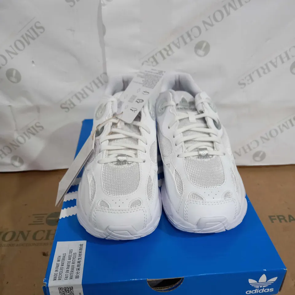 BOXED OF ADIDAS ASTIR TRAINERS SIZE 2.5