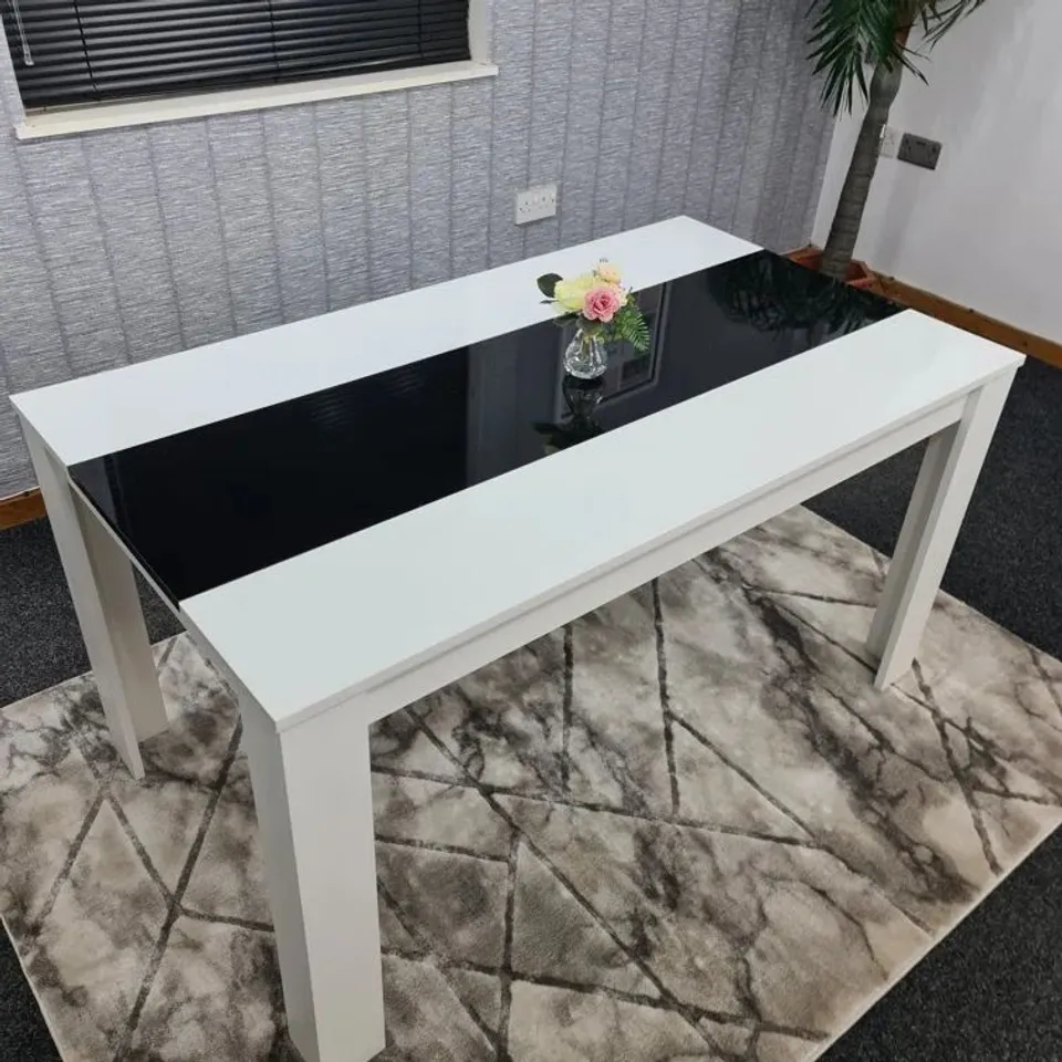BOXED RUFFNER DINING TABLE
