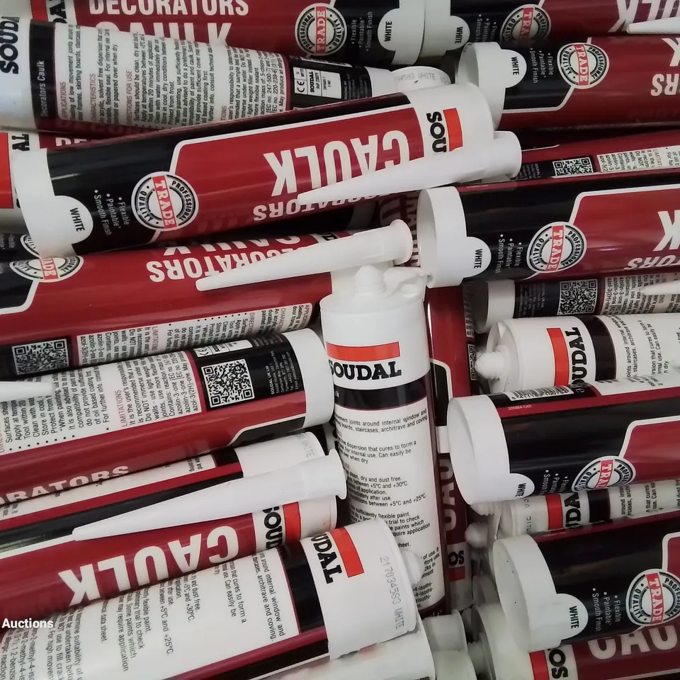 BOX CONTAINING LARGE AMOUNT OF DECORATORS CAULK 