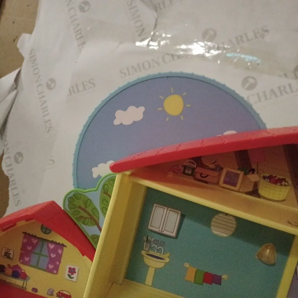 PEPPA PIG DOLL HOUSE