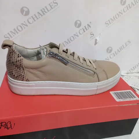 BOXED PAIR OF RUTH LANGSFORD ZIP DETAIL BEIGE LEATHER TRAINERS - SIZE 5