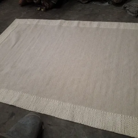 QUALITY DESIGNER AREA RUG - APPROXIMATELY 200×290CM