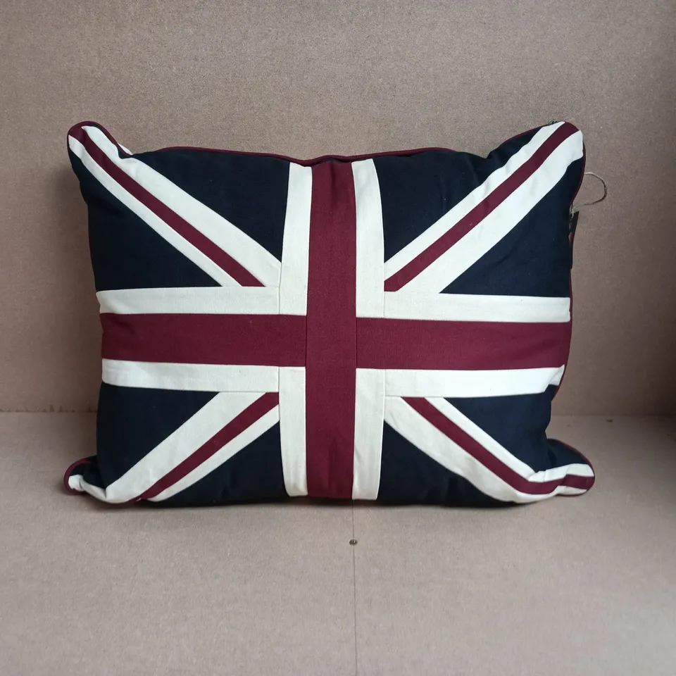 UNION JACK DECORATIVE CUSHION WITH ZIP CLOSURE