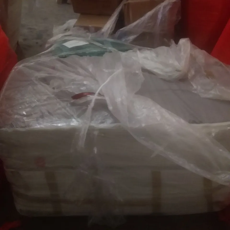 PALLET OF ASSORTED ITEMS INCLUDING 3X MATTRESSES 