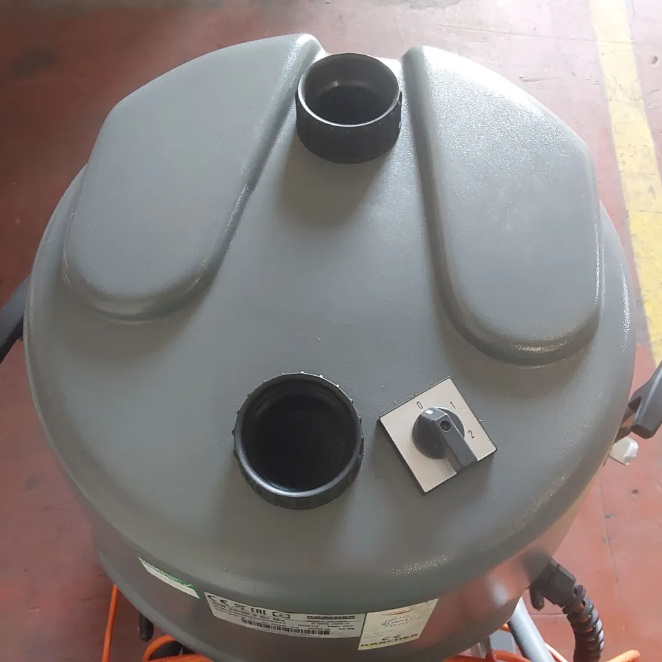 EX-DEMO KÄRCHER IVR 35/20-2 SC S/N 20210 INDUSTRIAL VACUUM CLEANER