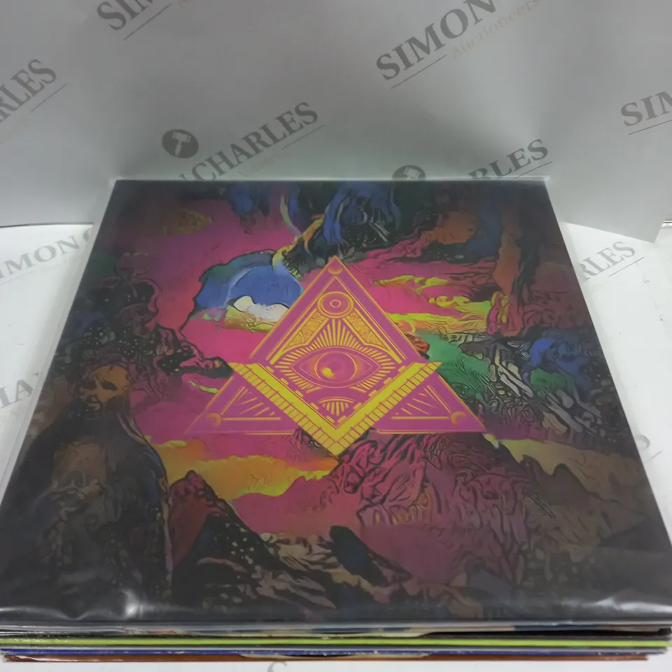 APPROXIMATELY 10 ASSORTED VINYLS FROM VARIOUS ARTISTS TO INCLUDE ELVANA, LLOYD COLE, CANDIE PAYNE ETC 