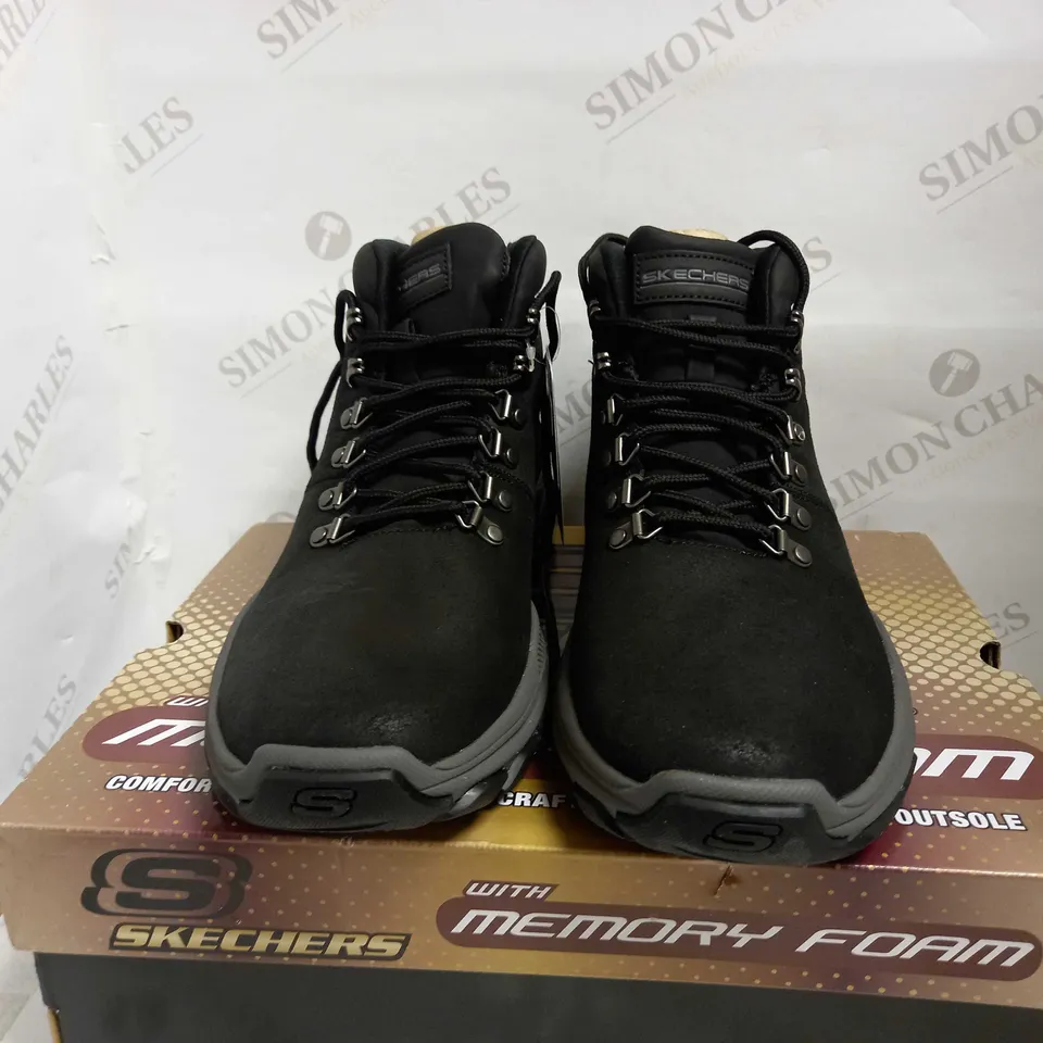 SKECHERS GOODYEAR LACE UP TRAINERS UK SIZE 9