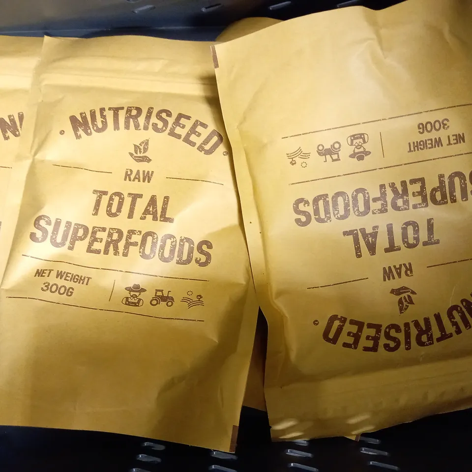 LOT OF APPROXIMATELY 3KG MEAL REPLACEMENTS & SUPPLEMENTS