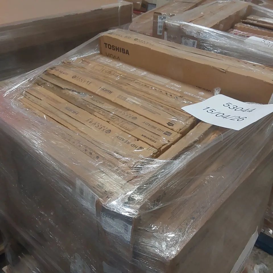 PALLET CONTAINING A LARGE QUANTITY OF ASSORTED DAMAGED TVs
