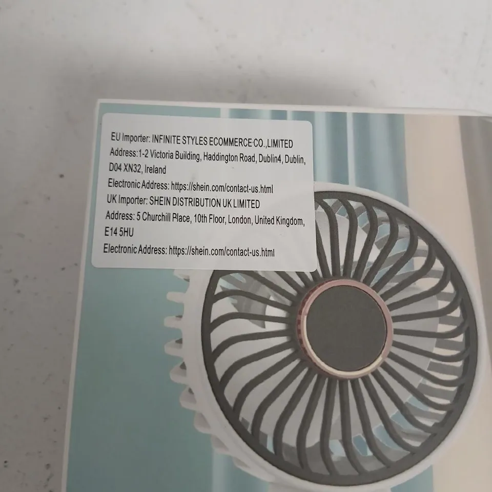 MINI USB DESK FAN – WHITE WITH BLACK BLADES (BOXED)