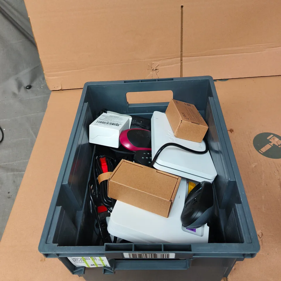 TOTE OF APPROXIMATELY 12 ASSORTED ITEMS TO INCLUDE: INGENICO MOVE 5000 PAYMENT TERMINAL