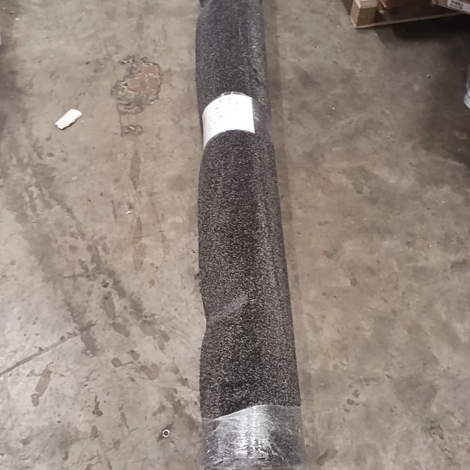 ROLL OF CLUBHOUSE SEAL APPROX SIZE: 1.95M X 4M